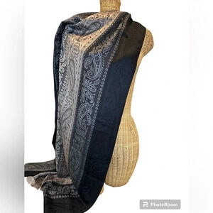 Goldline GmbH Fringed Raw Edge Lightweight Paisley Print German Scarf